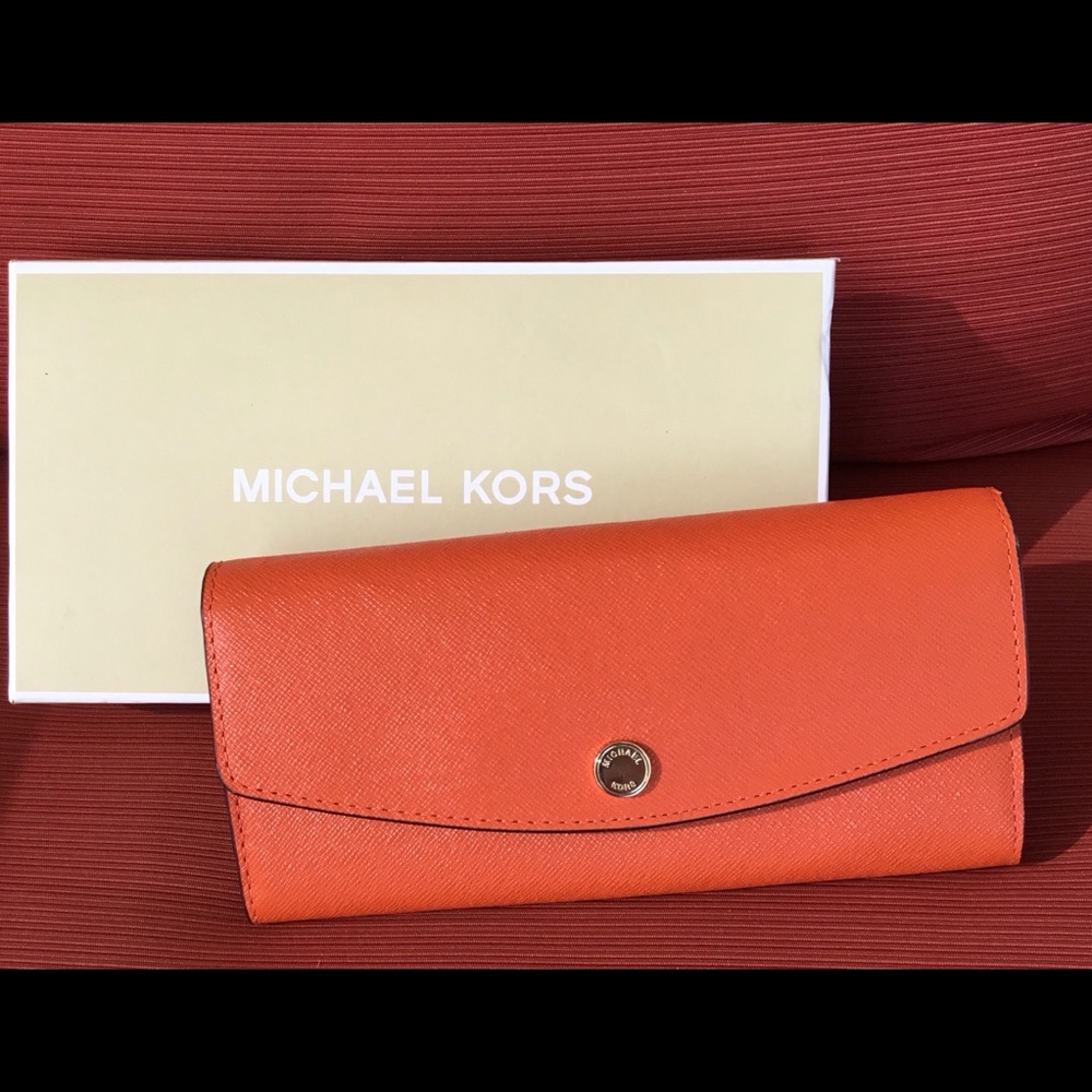 Michael Kors Saffiano envelope style wallet